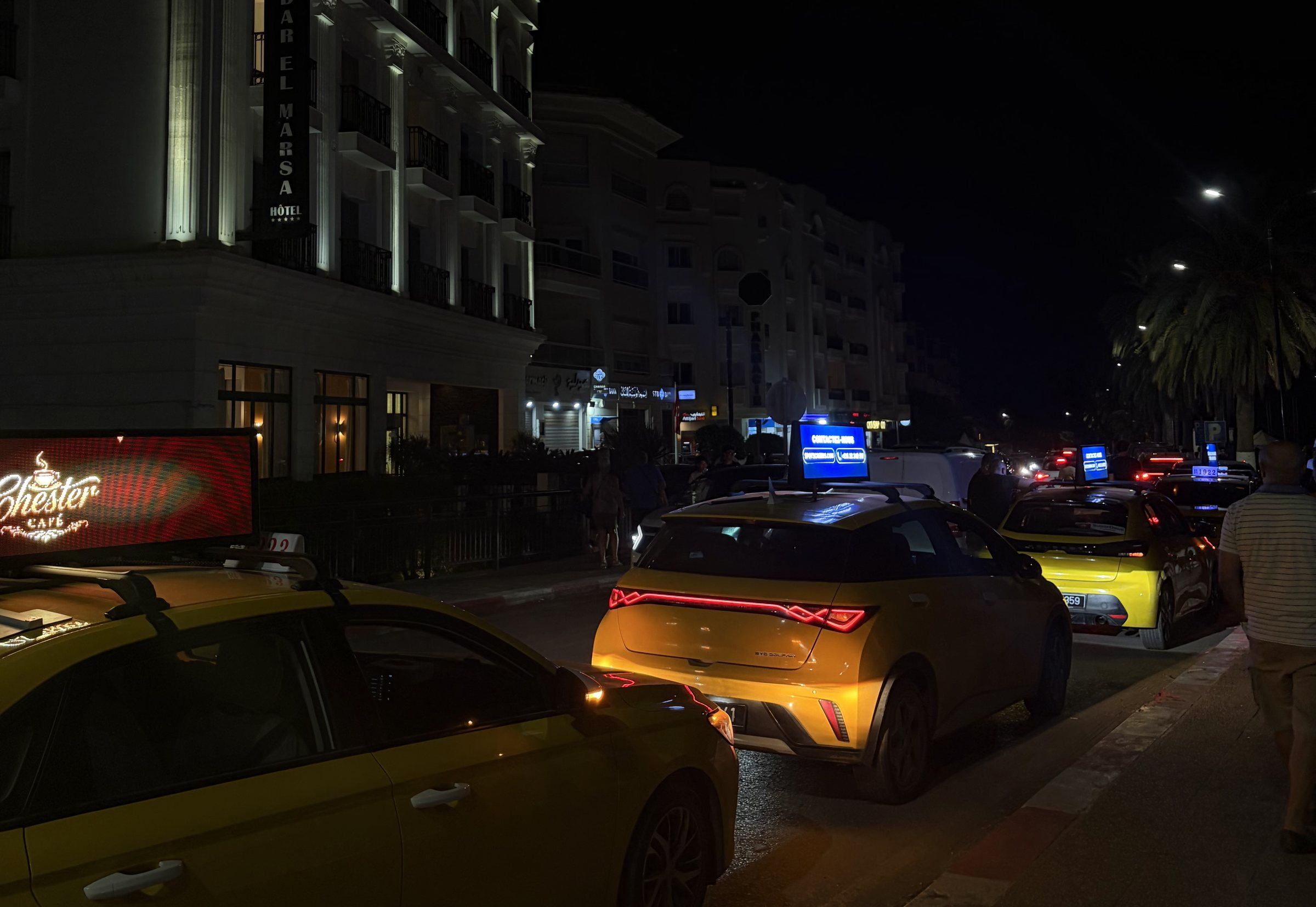 Quatre taxis SpotScreens en circulation à La Marsa