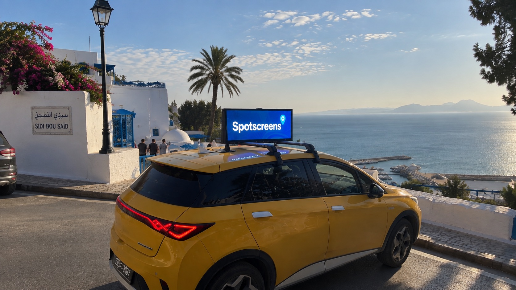 Taxi SpotScreens à Sidi Bou Saïd, écran LED allumé